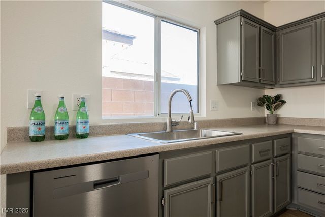 1020 Oceanwood Avenue, North Las Vegas, NV 89086