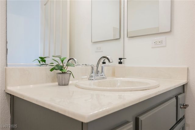 1020 Oceanwood Avenue, North Las Vegas, NV 89086