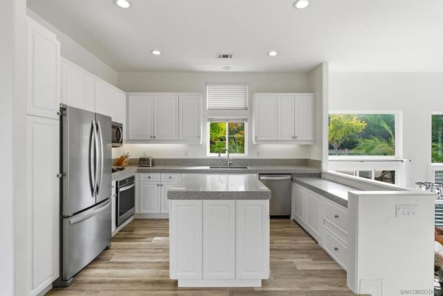 12684 Carmel Country Rd 4, San Diego, CA 92130