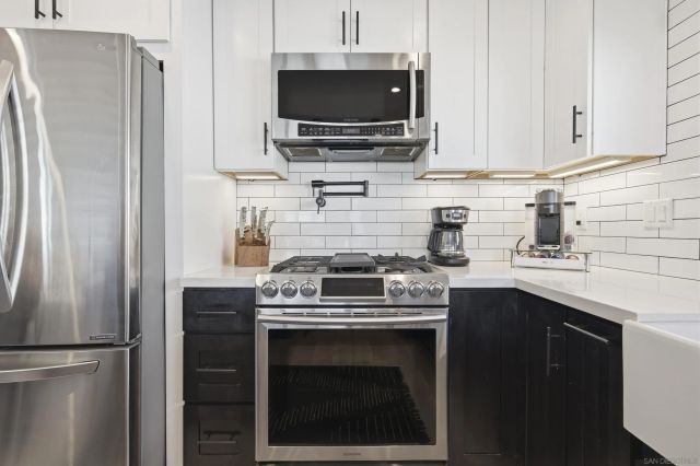 2354 Chalcedony, San Diego, CA 92109