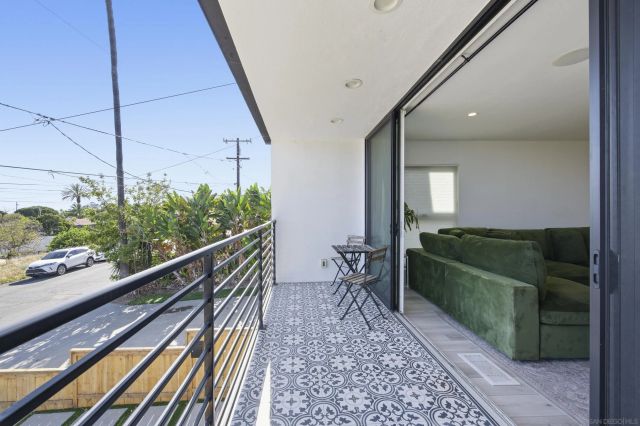 2354 Chalcedony, San Diego, CA 92109