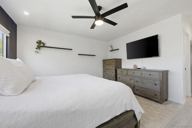 2354 Chalcedony, San Diego, CA 92109