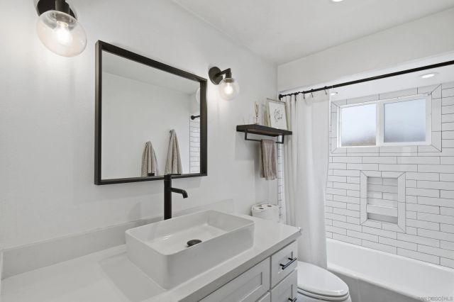 2354 Chalcedony, San Diego, CA 92109