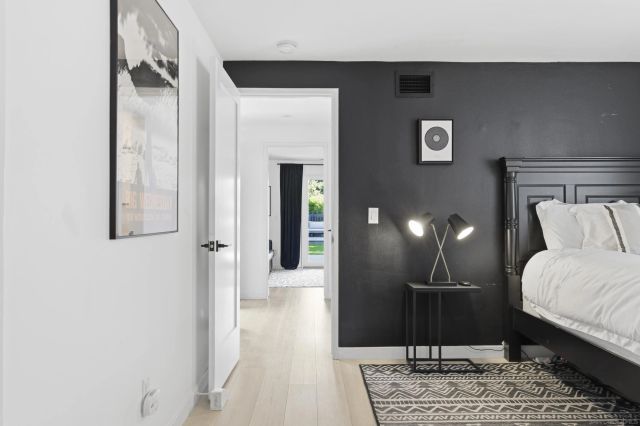 2354 Chalcedony, San Diego, CA 92109