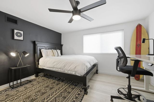 2354 Chalcedony, San Diego, CA 92109