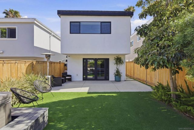 2354 Chalcedony, San Diego, CA 92109