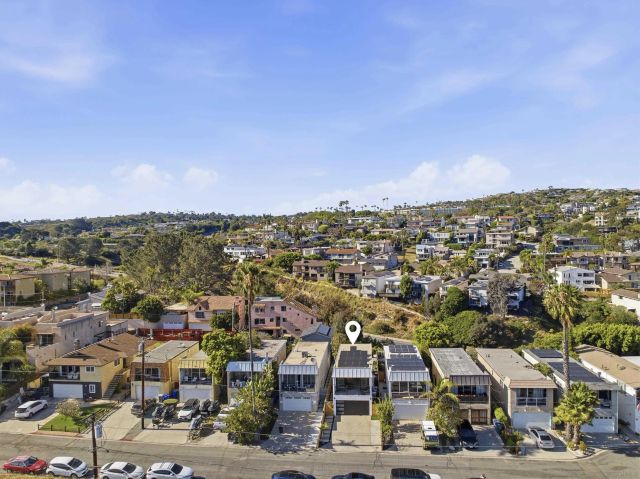 2354 Chalcedony, San Diego, CA 92109