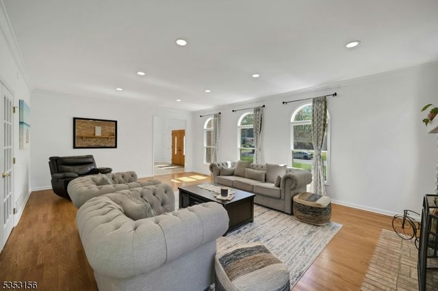 25 Mary Dr, Montville Twp., NJ 07082