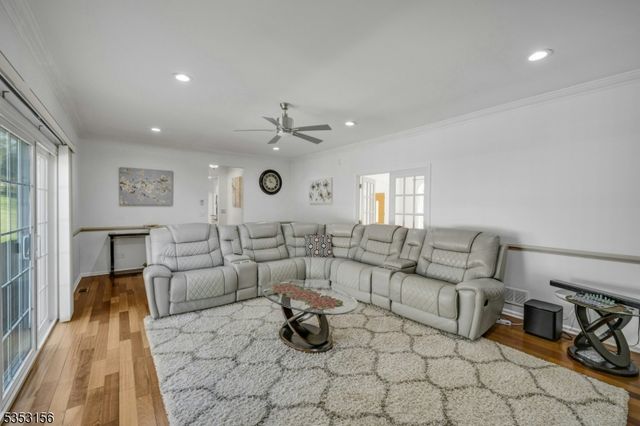 25 Mary Dr, Montville Twp., NJ 07082