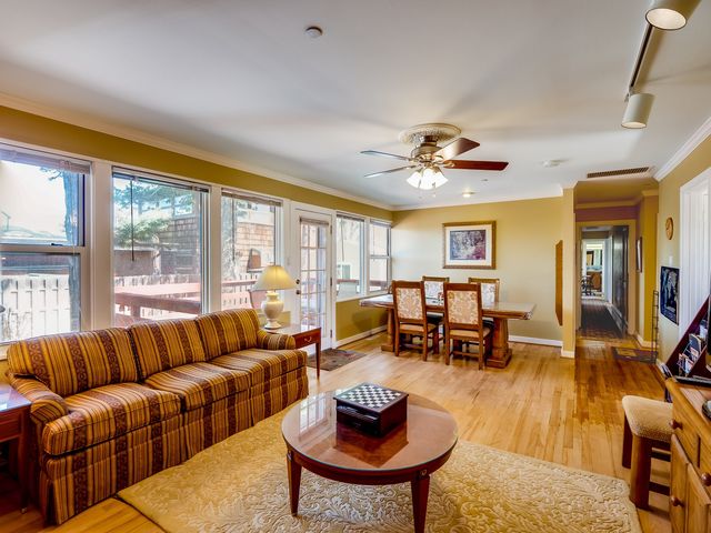 80 Canyon Road, Los Alamos, NM 87544