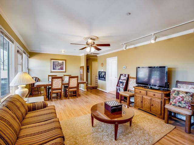 80 Canyon Road, Los Alamos, NM 87544