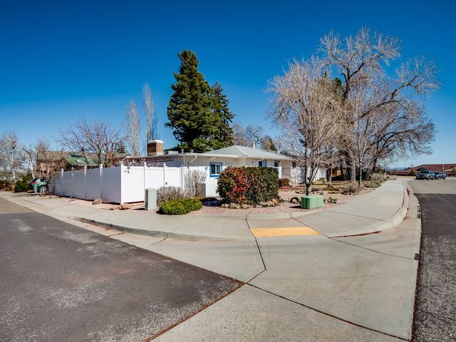 80 Canyon Road, Los Alamos, NM 87544