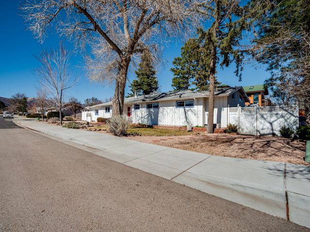 80 Canyon Road, Los Alamos, NM 87544