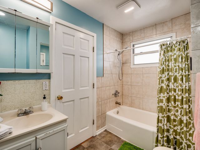 80 Canyon Road, Los Alamos, NM 87544