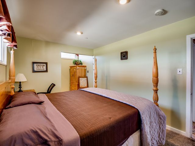 80 Canyon Road, Los Alamos, NM 87544