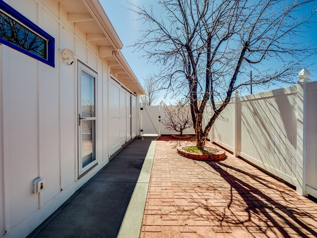 80 Canyon Road, Los Alamos, NM 87544