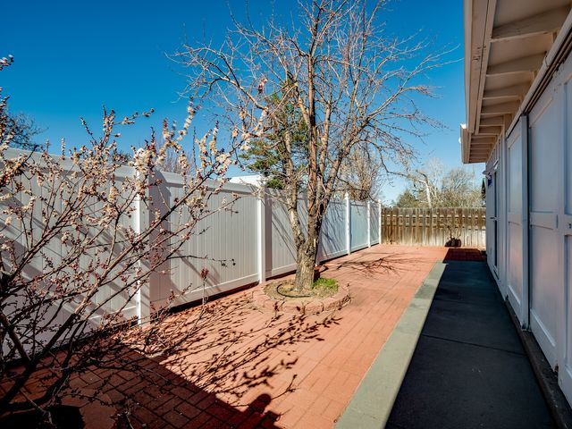 80 Canyon Road, Los Alamos, NM 87544