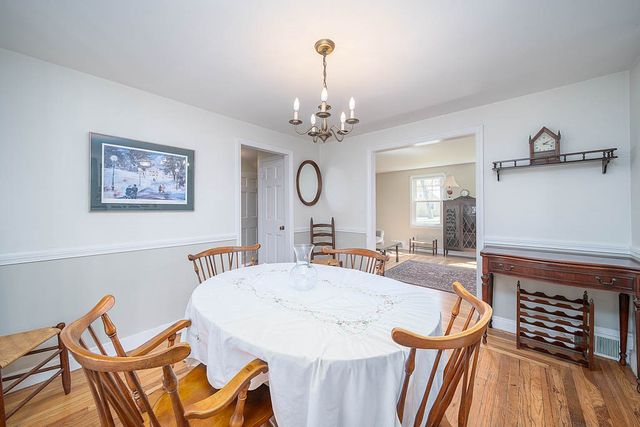 33 Pilgrim Drive, Warwick, RI 02888