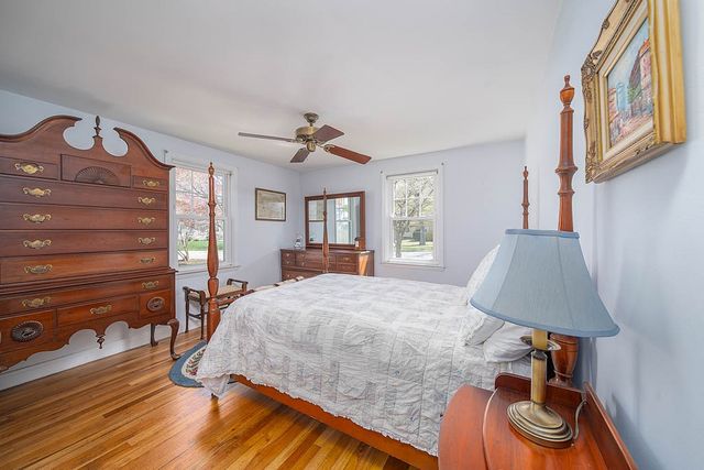 33 Pilgrim Drive, Warwick, RI 02888