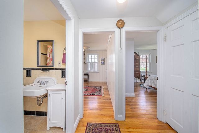 33 Pilgrim Drive, Warwick, RI 02888