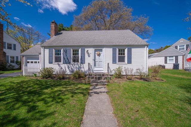 33 Pilgrim Drive, Warwick, RI 02888