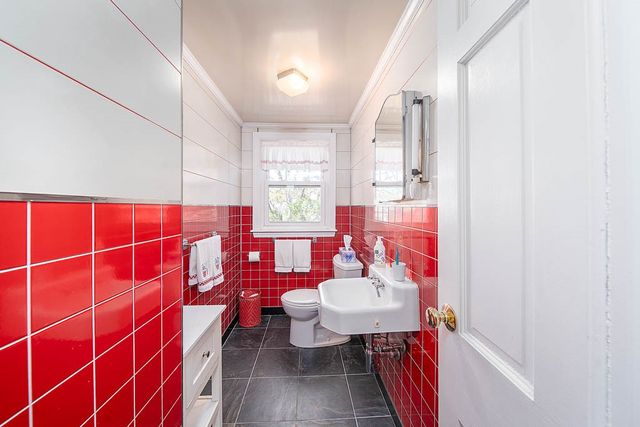 33 Pilgrim Drive, Warwick, RI 02888