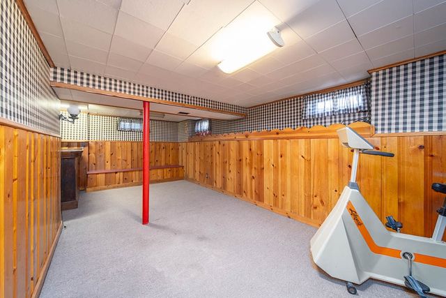 33 Pilgrim Drive, Warwick, RI 02888