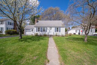 33 Pilgrim Drive, Warwick, RI 02888