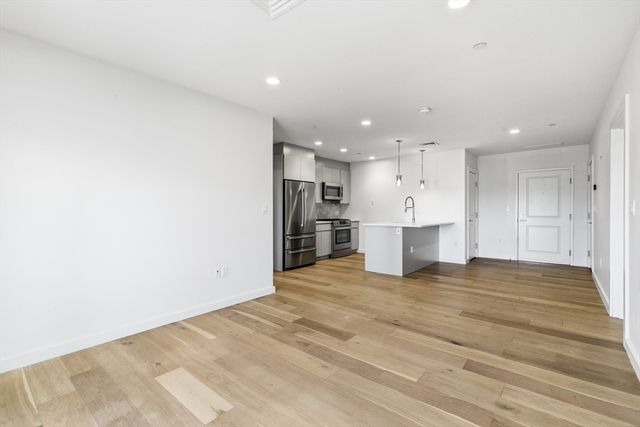 16 Boardman St 202, Boston, MA 02128