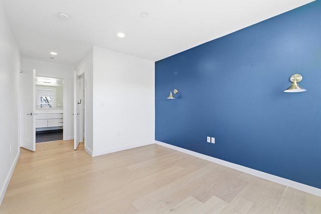 16 Boardman St 202, Boston, MA 02128