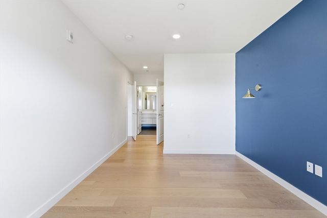 16 Boardman St 202, Boston, MA 02128