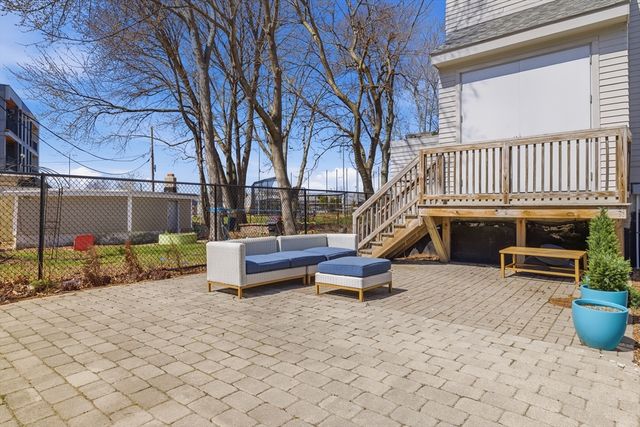 16 Boardman St 202, Boston, MA 02128