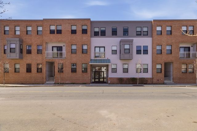 16 Boardman St 202, Boston, MA 02128