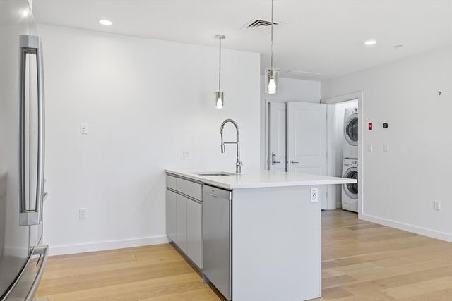 16 Boardman St 202, Boston, MA 02128