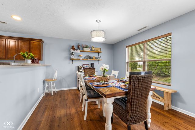 15556 Old Pond Circle, Noblesville, IN 46060