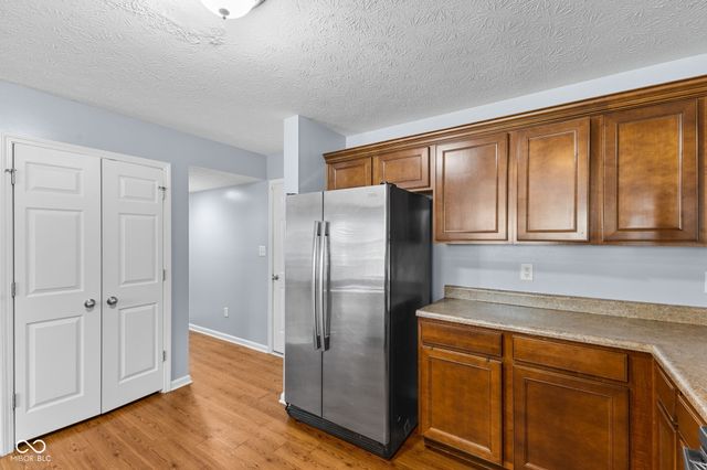 15556 Old Pond Circle, Noblesville, IN 46060