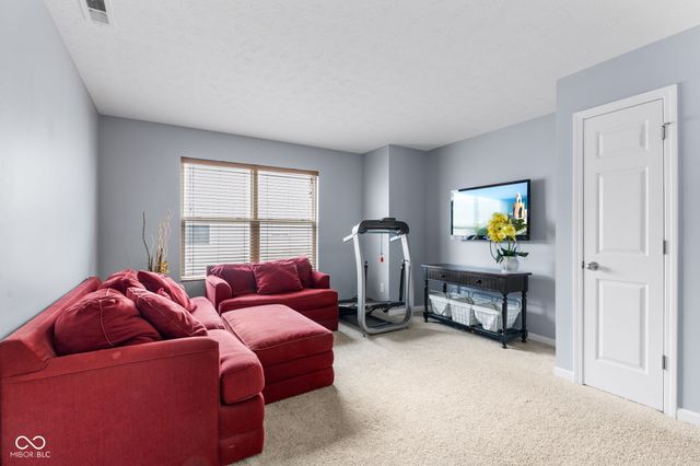 15556 Old Pond Circle, Noblesville, IN 46060