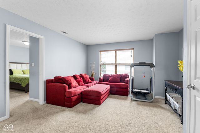 15556 Old Pond Circle, Noblesville, IN 46060