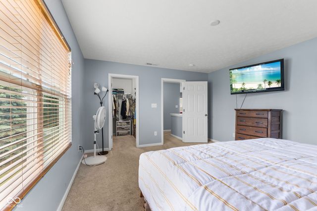15556 Old Pond Circle, Noblesville, IN 46060