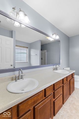15556 Old Pond Circle, Noblesville, IN 46060