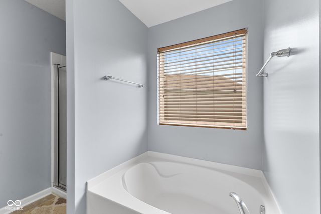 15556 Old Pond Circle, Noblesville, IN 46060