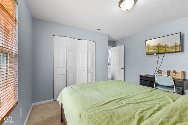 15556 Old Pond Circle, Noblesville, IN 46060