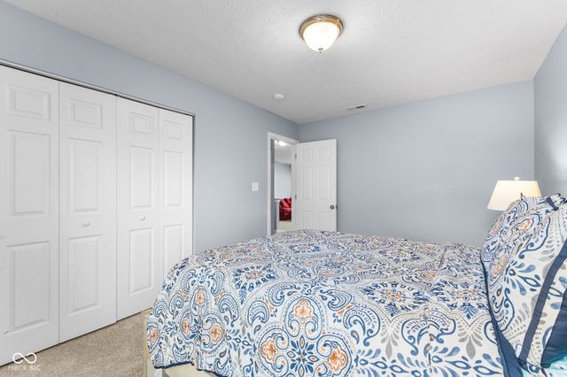 15556 Old Pond Circle, Noblesville, IN 46060