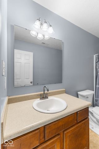 15556 Old Pond Circle, Noblesville, IN 46060