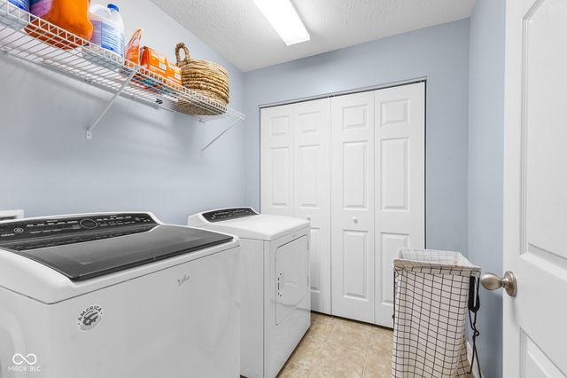 15556 Old Pond Circle, Noblesville, IN 46060