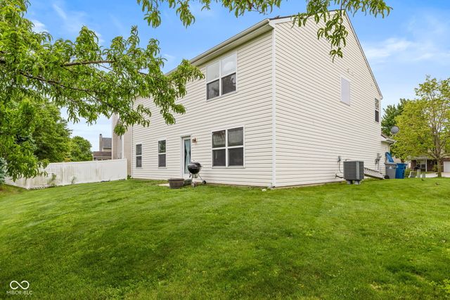 15556 Old Pond Circle, Noblesville, IN 46060