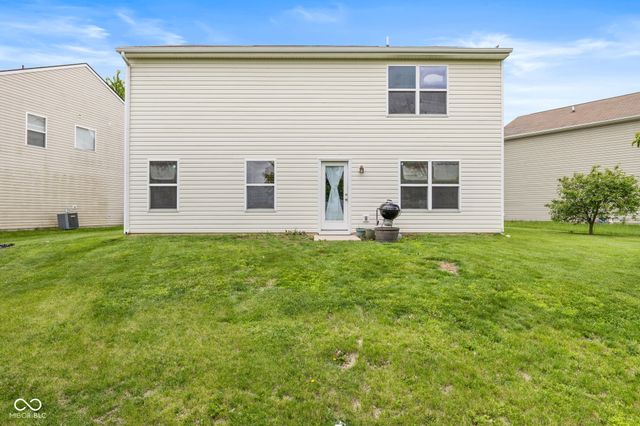 15556 Old Pond Circle, Noblesville, IN 46060