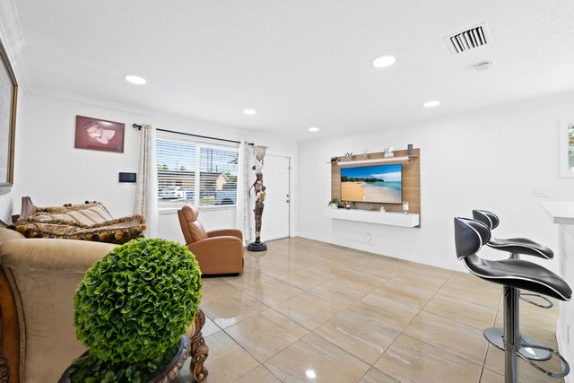 2511 SW 6th Street, Fort Lauderdale, FL 33312