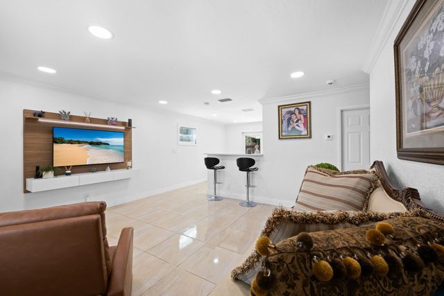 2511 SW 6th Street, Fort Lauderdale, FL 33312