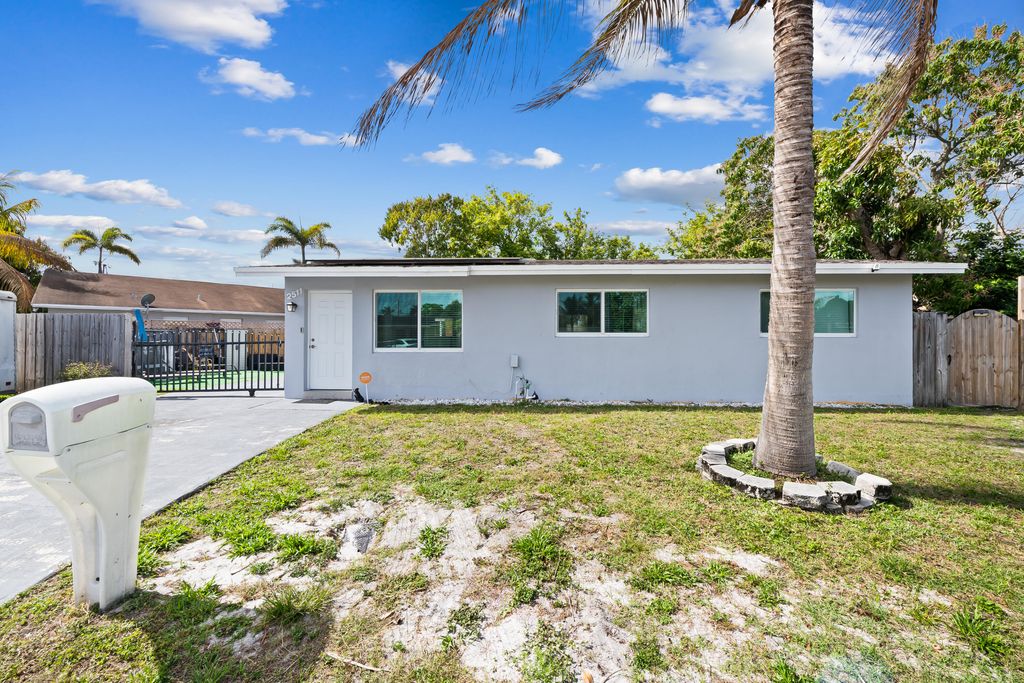 2511 SW 6th Street, Fort Lauderdale, FL 33312